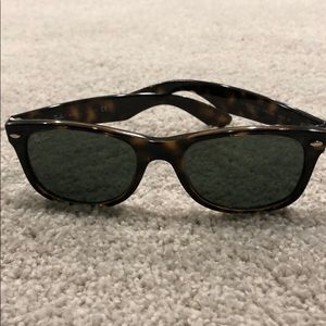 Ray Ban Wayfarer (Tortoise Shell)